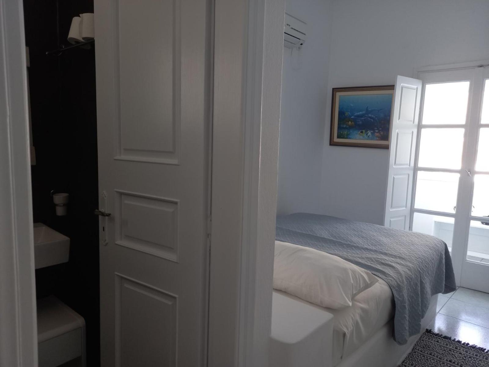 Aparthotel Three Harites Perissa  Habitación foto