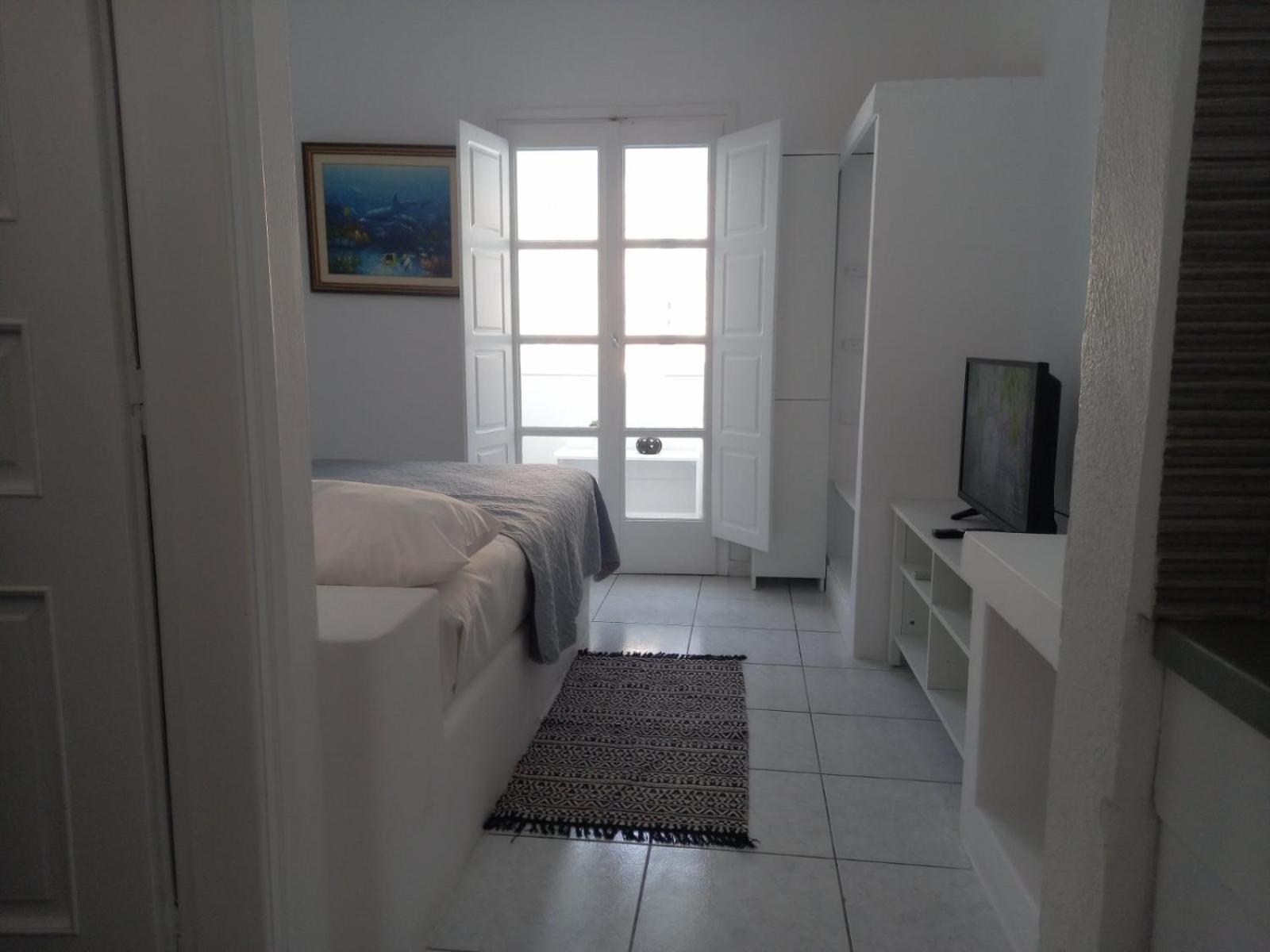 Aparthotel Three Harites Perissa  Habitación foto