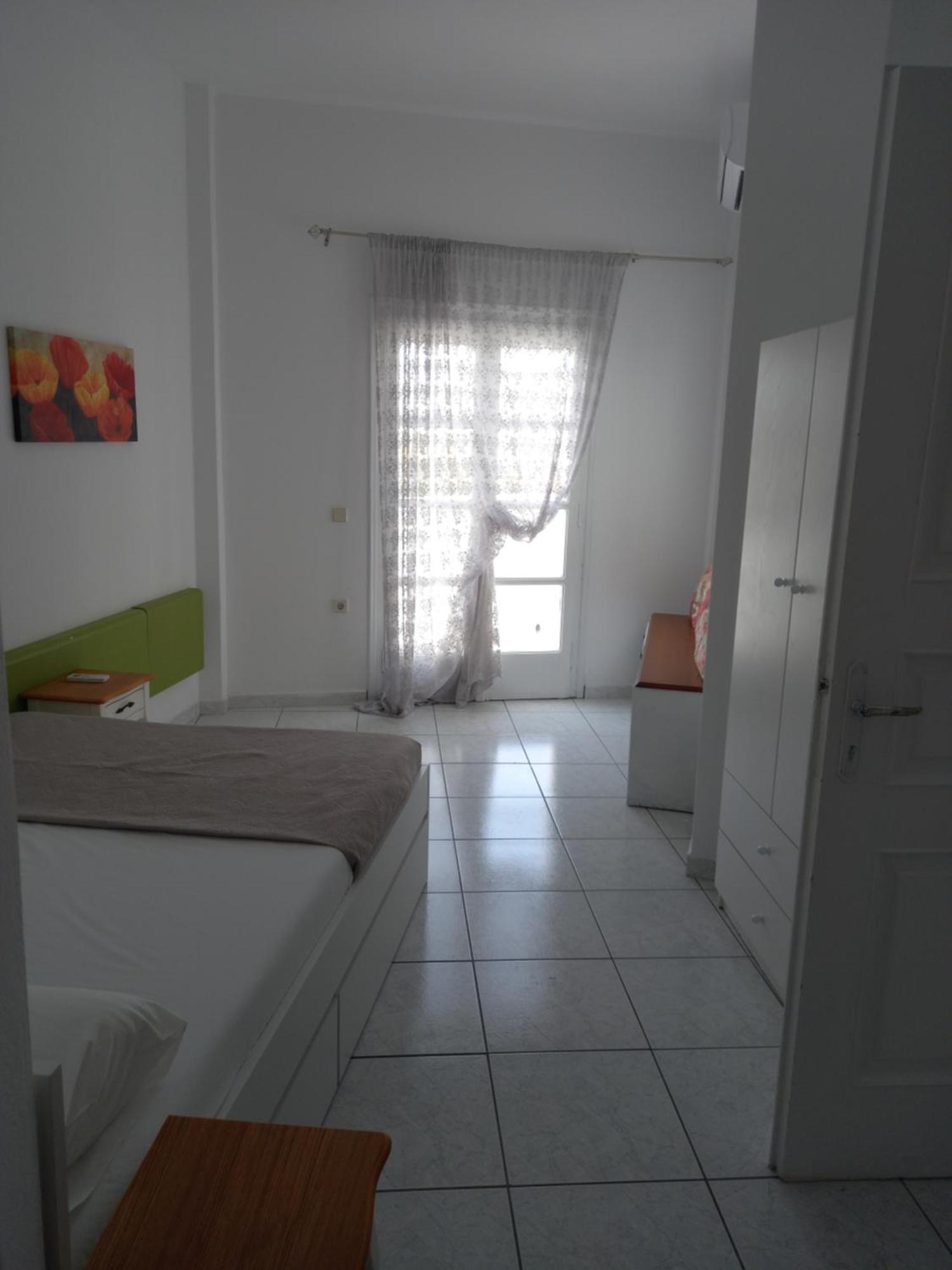 Aparthotel Three Harites Perissa  Habitación foto
